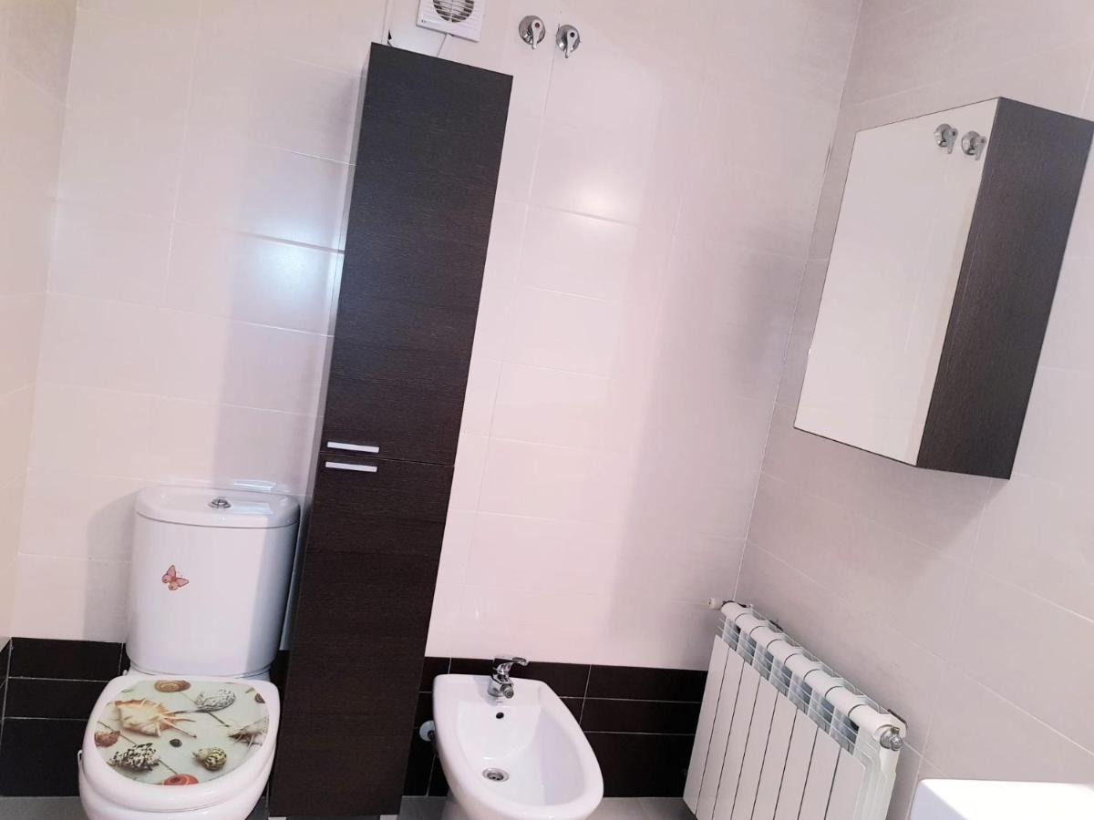 Appartamento Piso Amplio De 3 Habitaciones, 2 Banos, Ascensor Y Parking