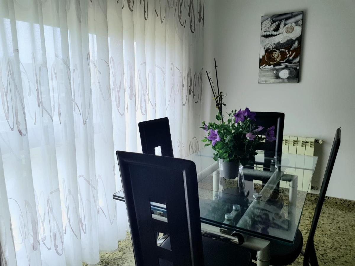 Piso Amplio De 3 Habitaciones, 2 Banos, Ascensor Y Parking